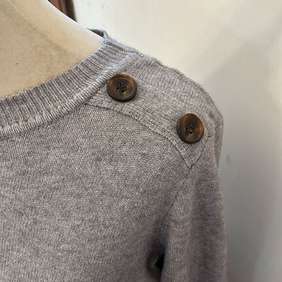 Pink Clover gray long sleeve button shoulder sweater Size S EUC - Picture 3 of 9